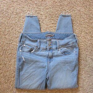 Torrid Super Soft 12 R Denim Blue Ankle Jeggings Distressed Stretch EUC